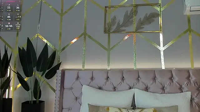 Lola saenz  online show from March 2026 11:54:01 AM