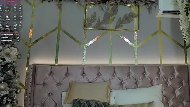 Snapshot of Lola_saenz_ chatting on December 2025 08:04:02 PM Lola saenz online show from December 2025 08:04:02 PM