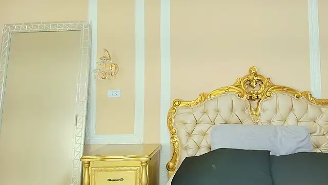 HallieStone online show from February 2026 12:56:01 PM