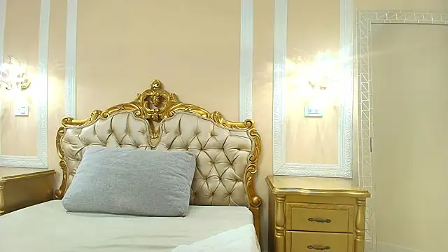 HallieStone online show from March 2026 12:17:02 PM