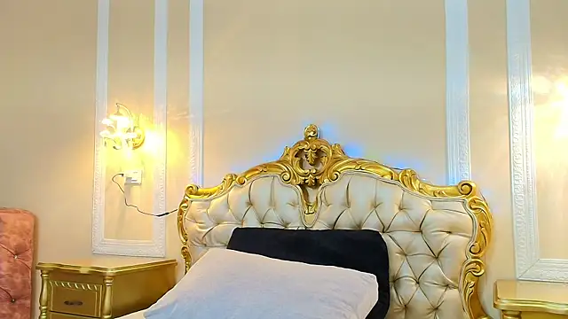 HallieStone online show from April 2026 12:23:01 PM