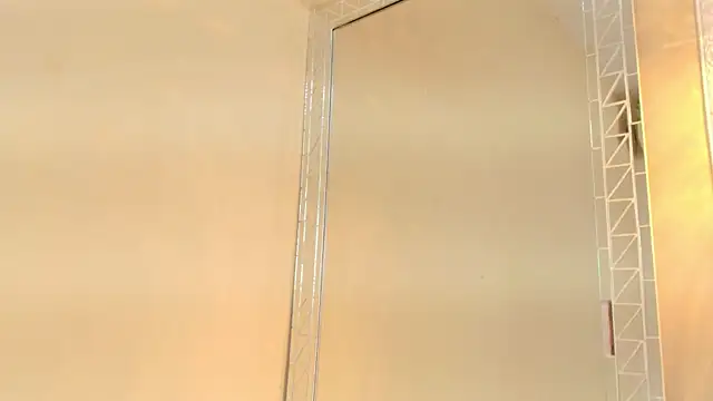 HallieStone online show from April 2026 12:21:02 PM