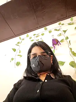 Snapshot of Sexolinaa chatting on May 2026 07:32:01 AM Sexolinaa online show from May 2026 07:32:01 AM