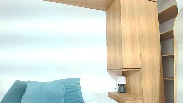 emma cook  online show from November 2025 08:42:02 PM