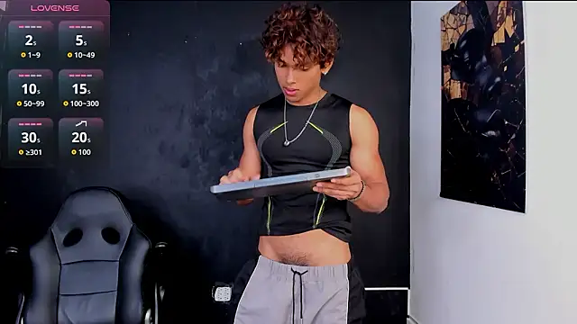 LiamVibes212 online show from February 2026 01:33:01 PM