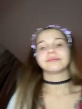 EvalKiss online show from November 2025 01:28:01 AM