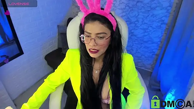 aisha cambell online show from December 2025 10:00:02 PM