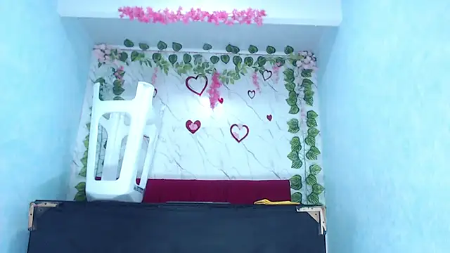 angelamanjarrezcm online show from December 2025 04:24:02 PM