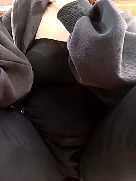 NariShow online show from December 2025 03:08:01 AM