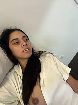 Miia moonn online show from January 2026 12:33:02 PM