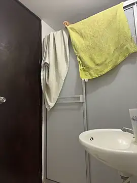 Miia moonn online show from December 2025 11:16:01 AM