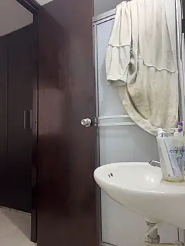 Miia moonn online show from December 2025 11:32:01 AM