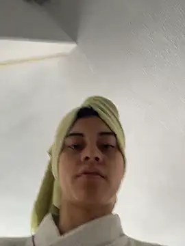 Miia moonn online show from December 2025 01:15:01 PM