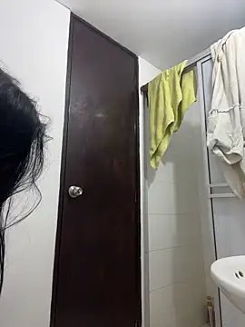 Miia moonn online show from December 2025 11:26:02 AM