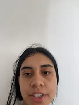 Miia moonn online show from February 2026 01:08:01 PM