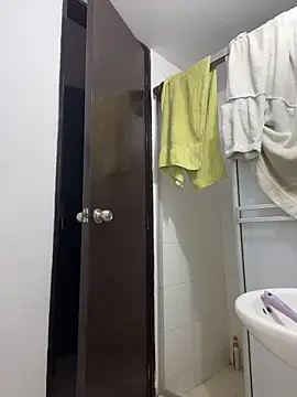 Miia moonn online show from December 2025 11:35:01 AM