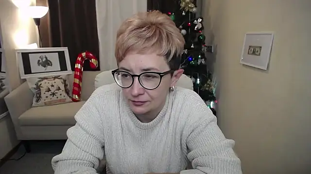 ChristinaRainforce online show from November 2025 01:11:01 PM