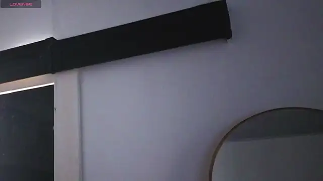 Snapshot of megan_lenon chatting on June 2026 05:32:01 PM megan lenon online show from June 2026 05:32:01 PM