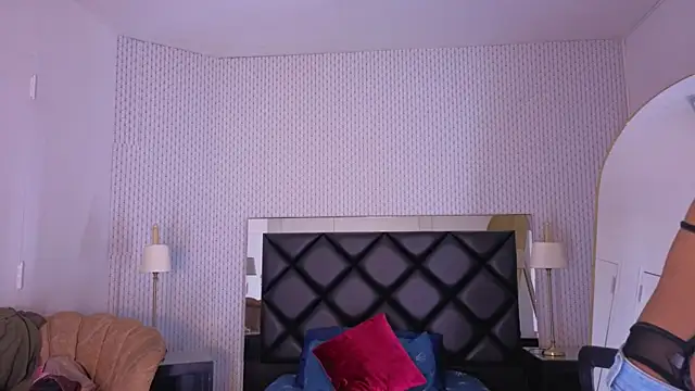 megan lenon online show from December 2025 07:28:02 PM