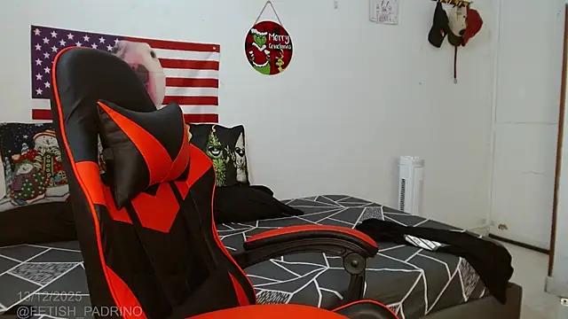 holegape online show from December 2025 10:15:02 PM