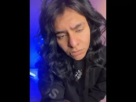 Snapshot of SaraAndrade_ chatting on January 2026 01:58:01 PM SaraAndrade online show from January 2026 01:58:01 PM