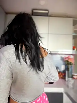 SaraAndrade  online show from April 2026 12:31:01 PM