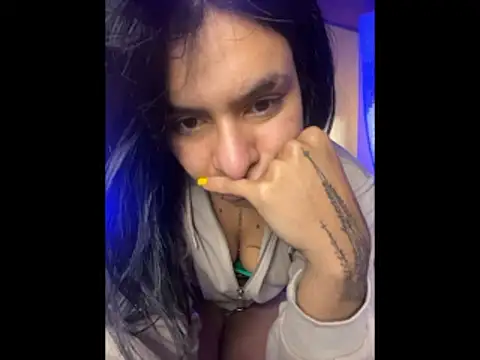 Snapshot of SaraAndrade_ chatting on January 2026 01:37:02 PM SaraAndrade online show from January 2026 01:37:02 PM