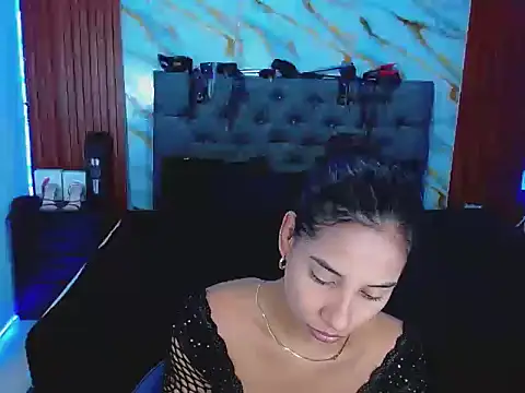 Meryandcris online show from December 2025 01:32:01 PM