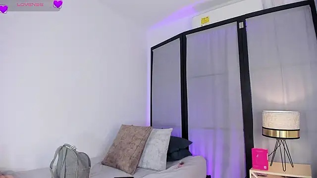 Snapshot of niicole_steele_ chatting on January 2026 08:01:02 PM niicole steele online show from January 2026 08:01:02 PM