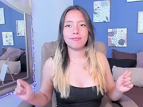 Snapshot of SophieMillan1 chatting on December 2025 03:38:02 PM SophieMillan1 online show from December 2025 03:38:02 PM