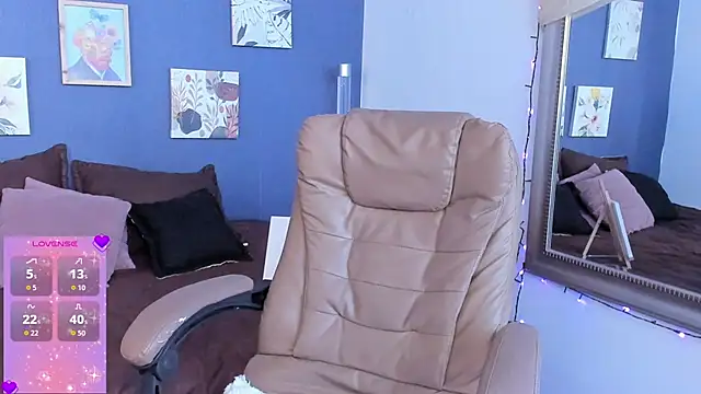 Snapshot of SophieMillan1 chatting on November 2025 02:17:01 PM SophieMillan1 online show from November 2025 02:17:01 PM