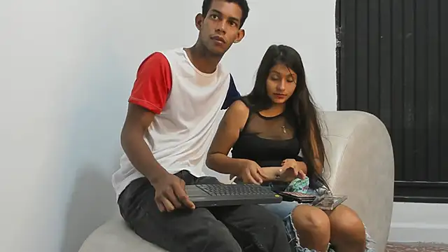 Snapshot of HoneyLovers_OS chatting on November 2025 01:33:02 PM HoneyLovers OS online show from November 2025 01:33:02 PM