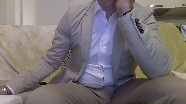 Eroshotlicker online show from April 2026 08:45:01 PM