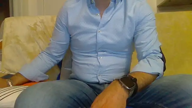 Eroshotlicker online show from April 2026 08:43:01 PM