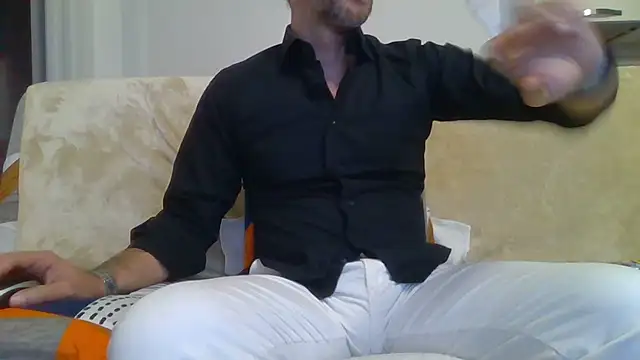 Eroshotlicker online show from April 2026 09:04:02 PM