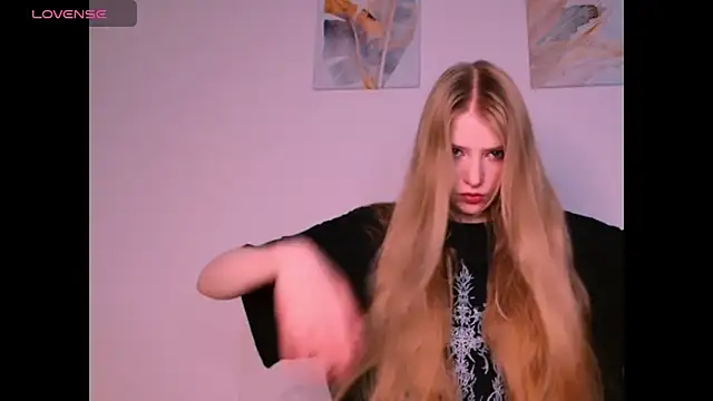 Snapshot of _Milana_Sparkl75_ chatting on January 2026 11:04:02 AM Milana Sparkl75 online show from January 2026 11:04:02 AM