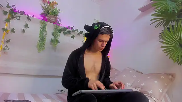 Snapshot of AngelSlimm chatting on November 2025 05:07:02 AM AngelSlimm online show from November 2025 05:07:02 AM