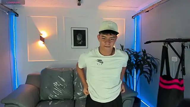 Snapshot of Paul_27_ chatting on November 2025 02:01:02 AM Paul 27 online show from November 2025 02:01:02 AM