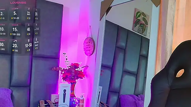 TashaNaughty4u online show from May 2026 03:17:02 PM
