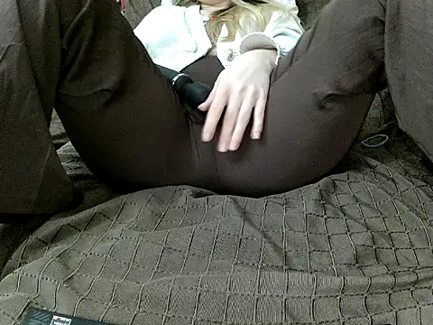 Adelyxveex online show from December 2025 12:26:01 PM