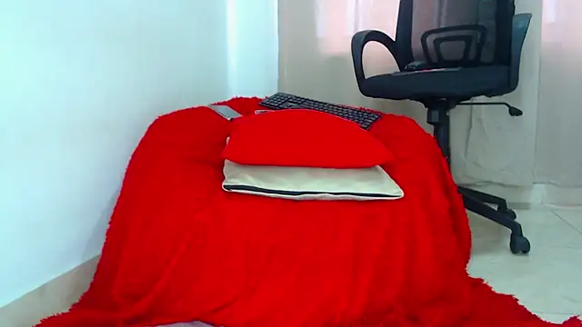 Milytylor online show from April 2026 01:01:01 PM