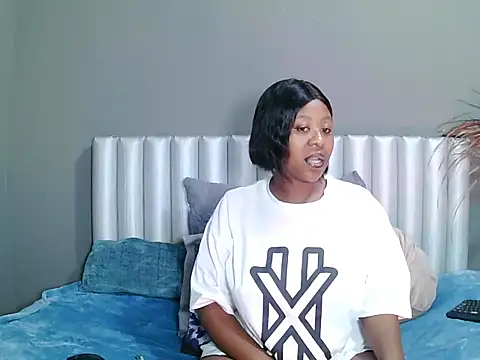 Snapshot of SavageHoney chatting on November 2025 07:36:02 PM SavageHoney online show from November 2025 07:36:02 PM