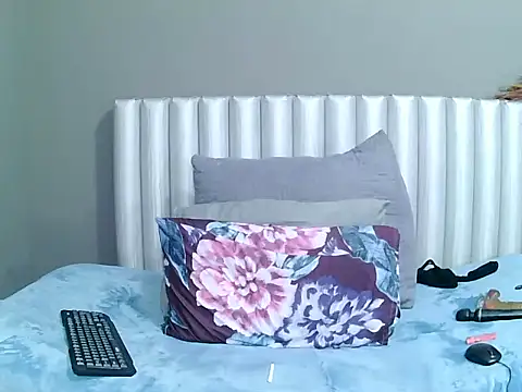 Snapshot of SavageHoney chatting on November 2025 12:44:01 AM SavageHoney online show from November 2025 12:44:01 AM