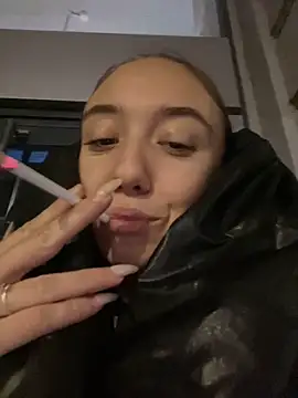 CristinaSw online show from December 2025 08:14:01 PM