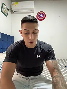 OliverWest04 online show from April 2026 05:18:01 PM