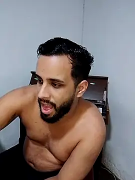 Snapshot of the_pink_girl chatting on November 2025 04:45:02 AM the pink girl online show from November 2025 04:45:02 AM