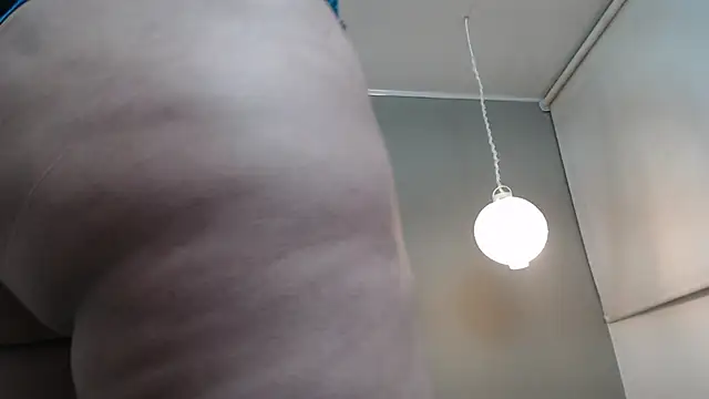 Snapshot of Elektrarosy chatting on November 2025 11:05:01 PM Elektrarosy online show from November 2025 11:05:01 PM