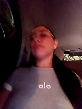 Snapshot of KarelysAC chatting on November 2025 12:43:01 AM KarelysAC online show from November 2025 12:43:01 AM