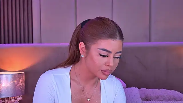 StephanieYves online show from April 2026 04:56:01 PM