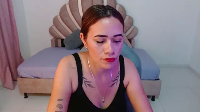 Kim-Fiori online show from December 2025 07:15:01 PM